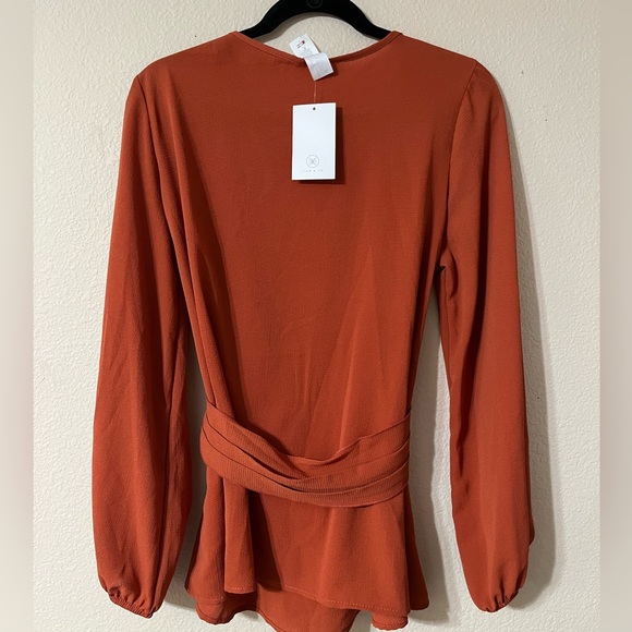 NWT Liam & Co. Rust Long Sleeve Top w/ Attached Sash - Picture 3 of 6